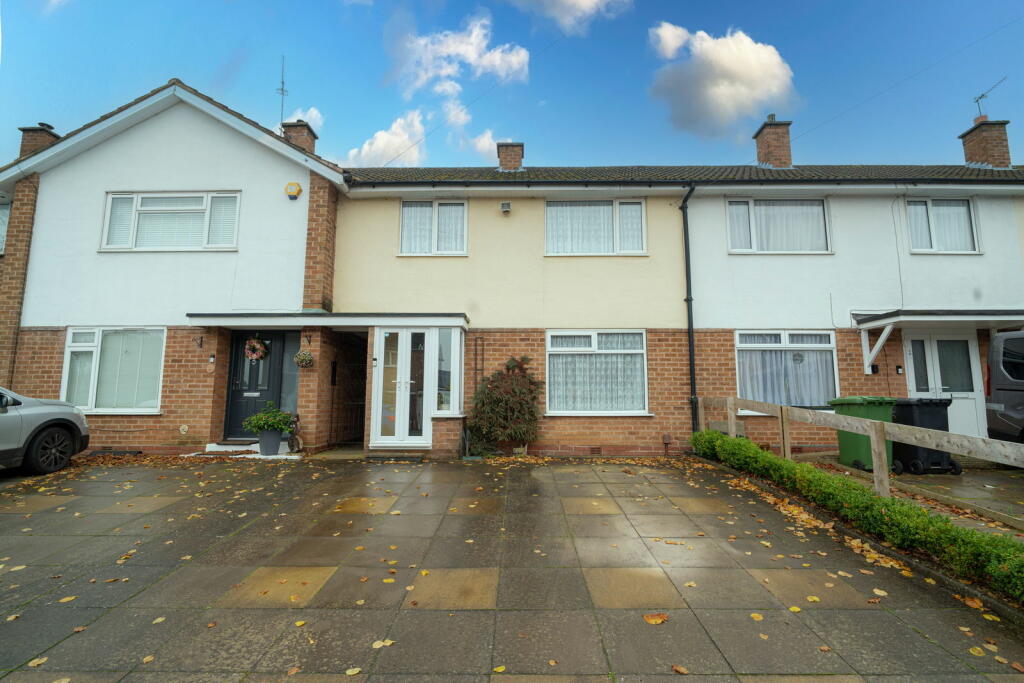 3 bedroom terraced house for sale in Hytall Road, Shirley, Solihull