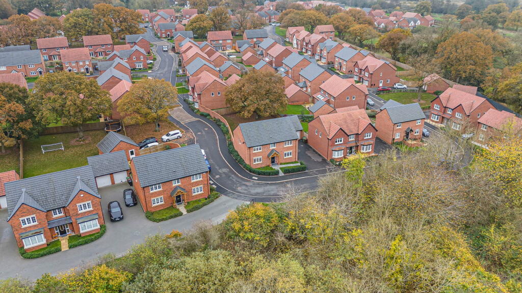 Additional property image - Pastures Drive, Tidbury Green, B90