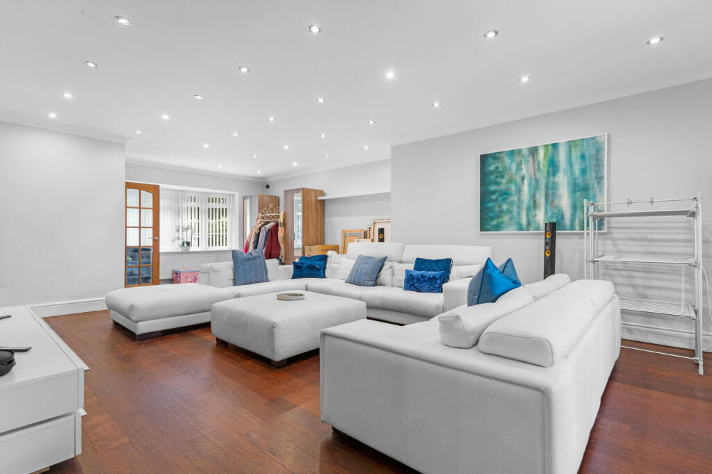Additional property image - Earlswood Common, Earlswood, Solihull, B94 5SJ