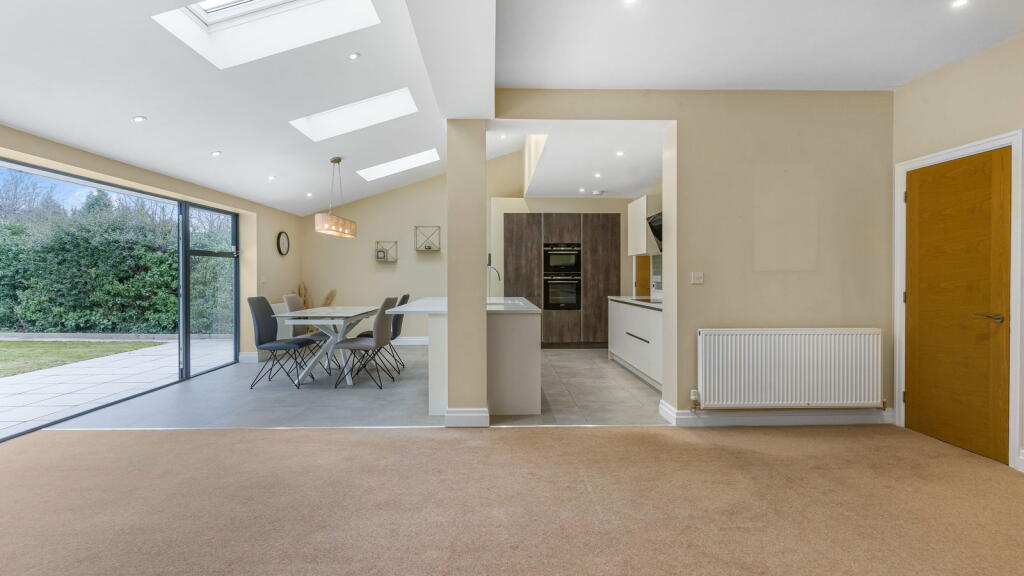 Additional property image - Dove House Lane, Solihull, B91 2EL