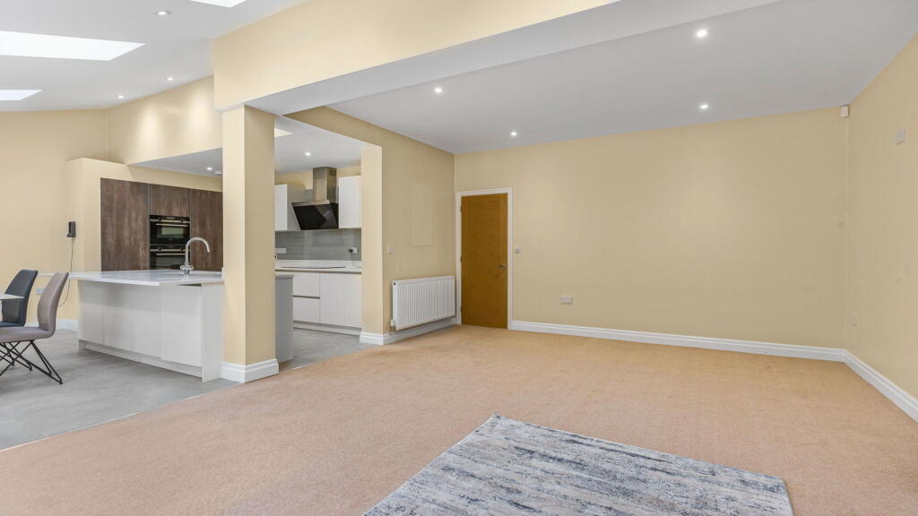 Additional property image - Dove House Lane, Solihull, B91 2EL