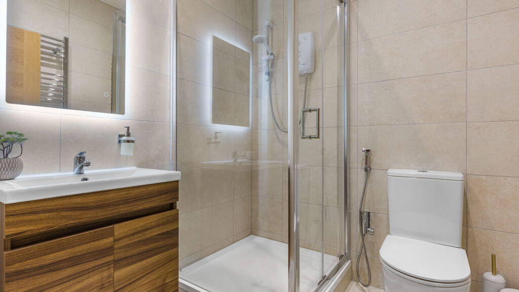 Additional property image - Dove House Lane, Solihull, B91 2EL