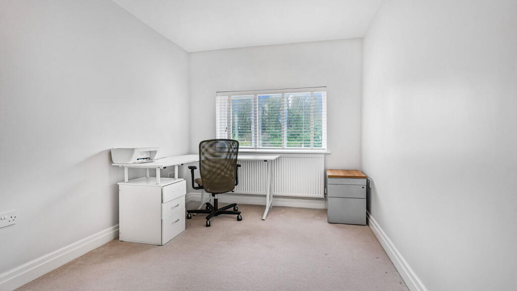Additional property image - Dove House Lane, Solihull, B91 2EL