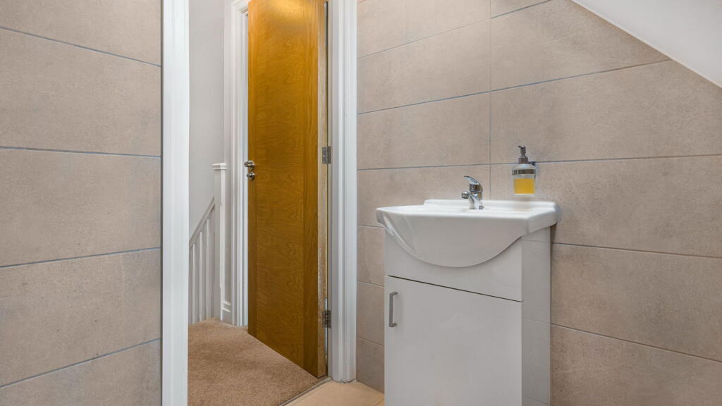 Additional property image - Dove House Lane, Solihull, B91 2EL
