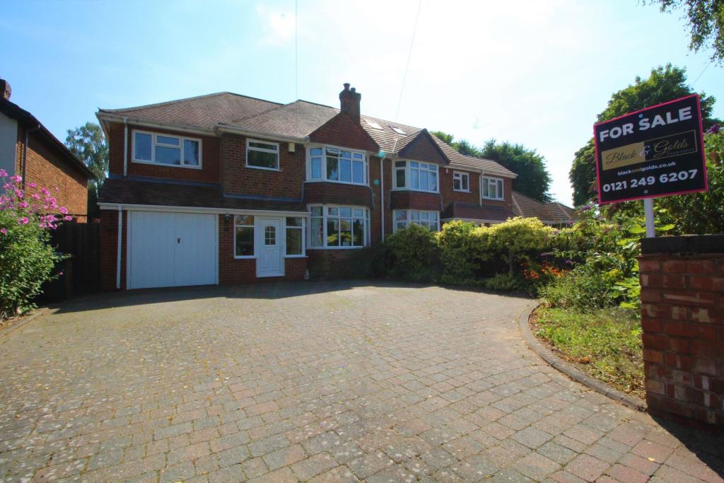 4 bedroom semidetached house for sale in High Street, Shirley