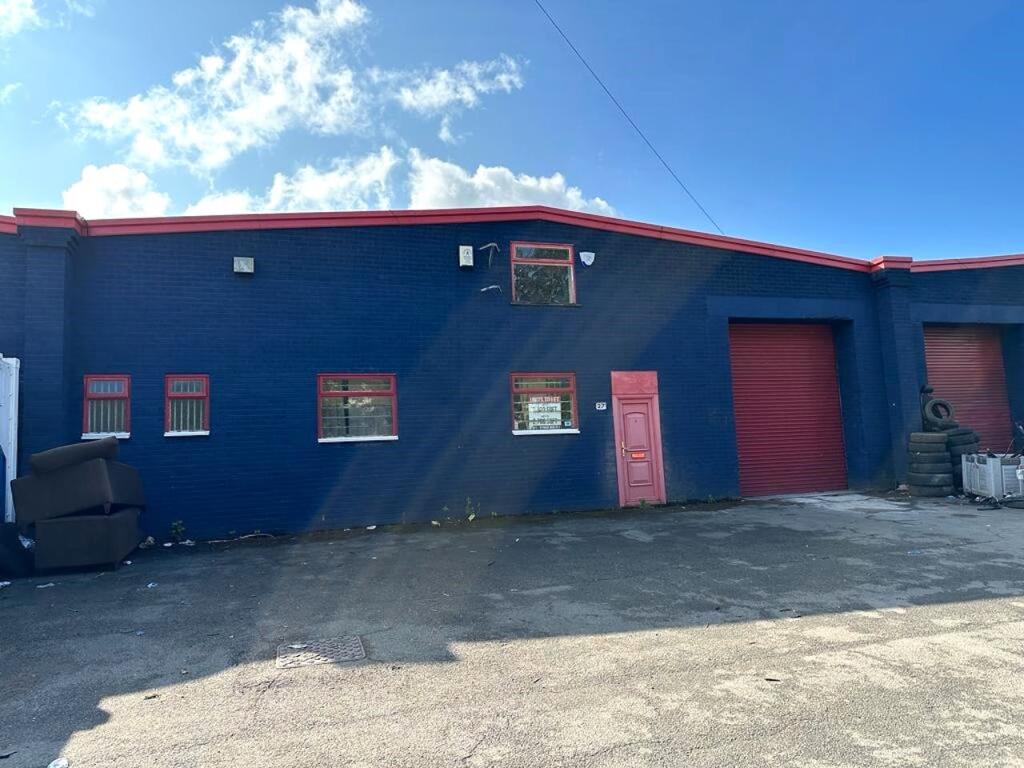 Light industrial facility for sale in Unit 27 Premier Industrial Estate