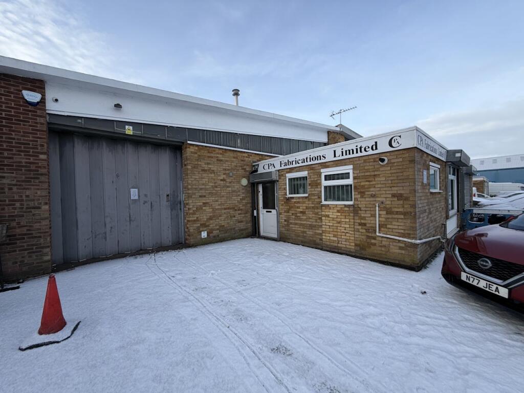 Main image of property: Unit 133, Middlemore Industrial Estate, Smethwick, B21 0AY