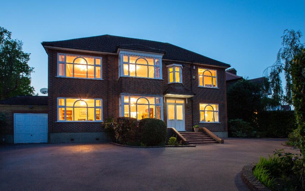 Main image of property: Landra Gardens, London, N21