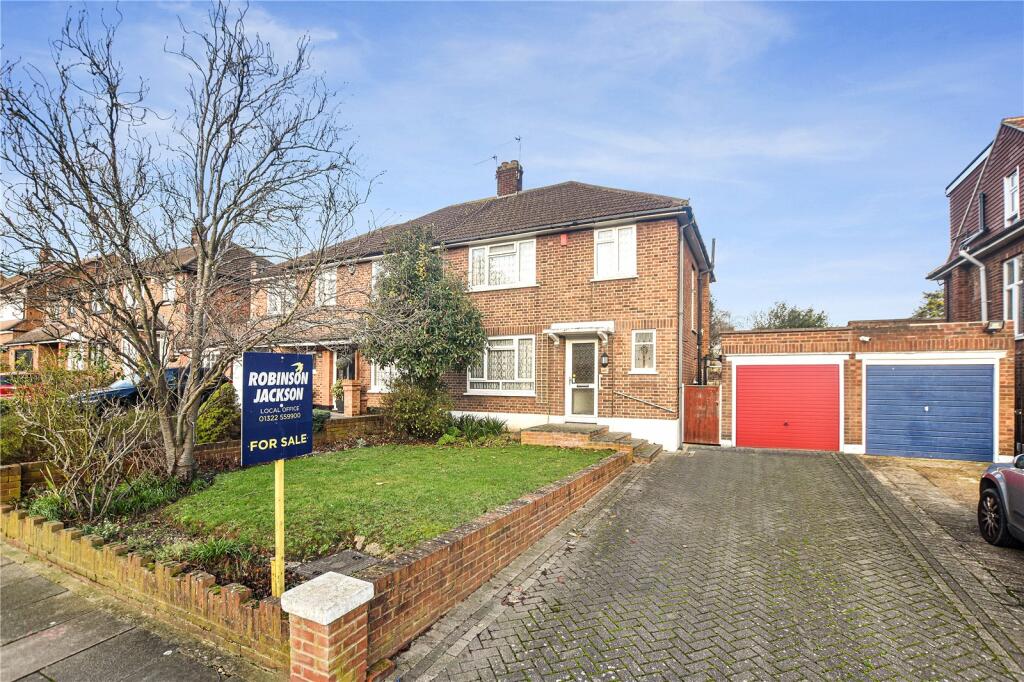 3 bedroom semidetached house for sale in Glenhurst Avenue, Bexley