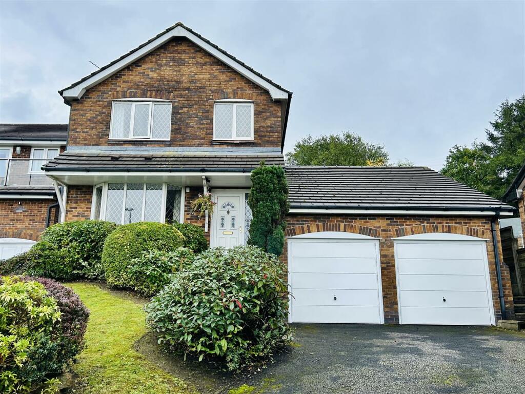 4 bedroom detached house for sale in Cornfield, Mottram Rise