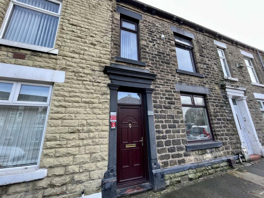 3 bedroom terraced house for sale in High Street, Stalybridge, SK15
