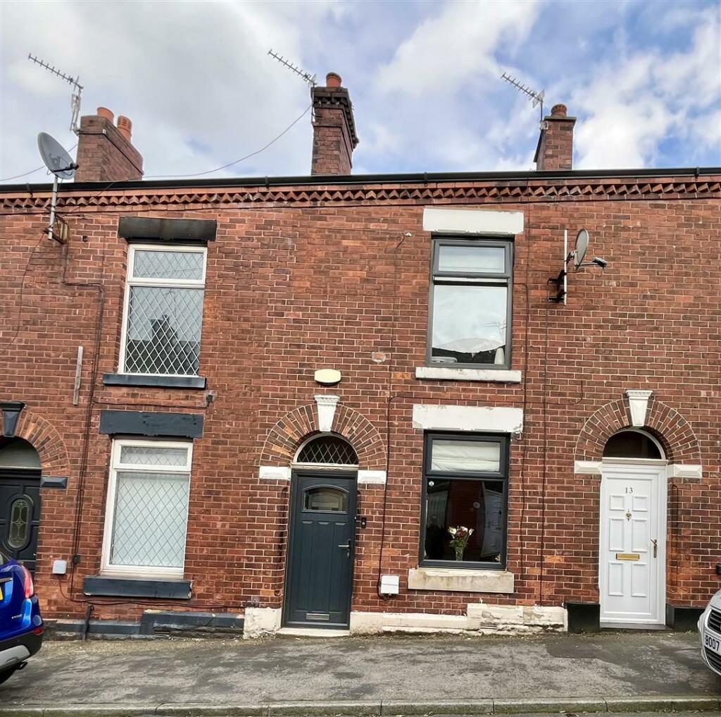 2 bedroom terraced house for sale in Croft Street, Stalybridge, SK15