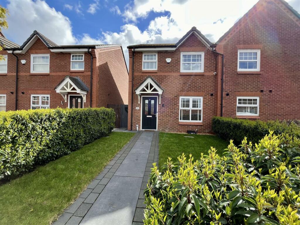 3 bedroom semidetached house for sale in Eason Way, AshtonUnderLyne, OL6