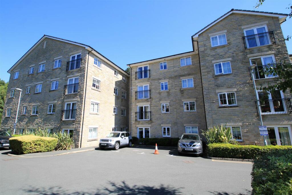2 bedroom flat for sale in Acorn House, Bramble Court, Millbrook