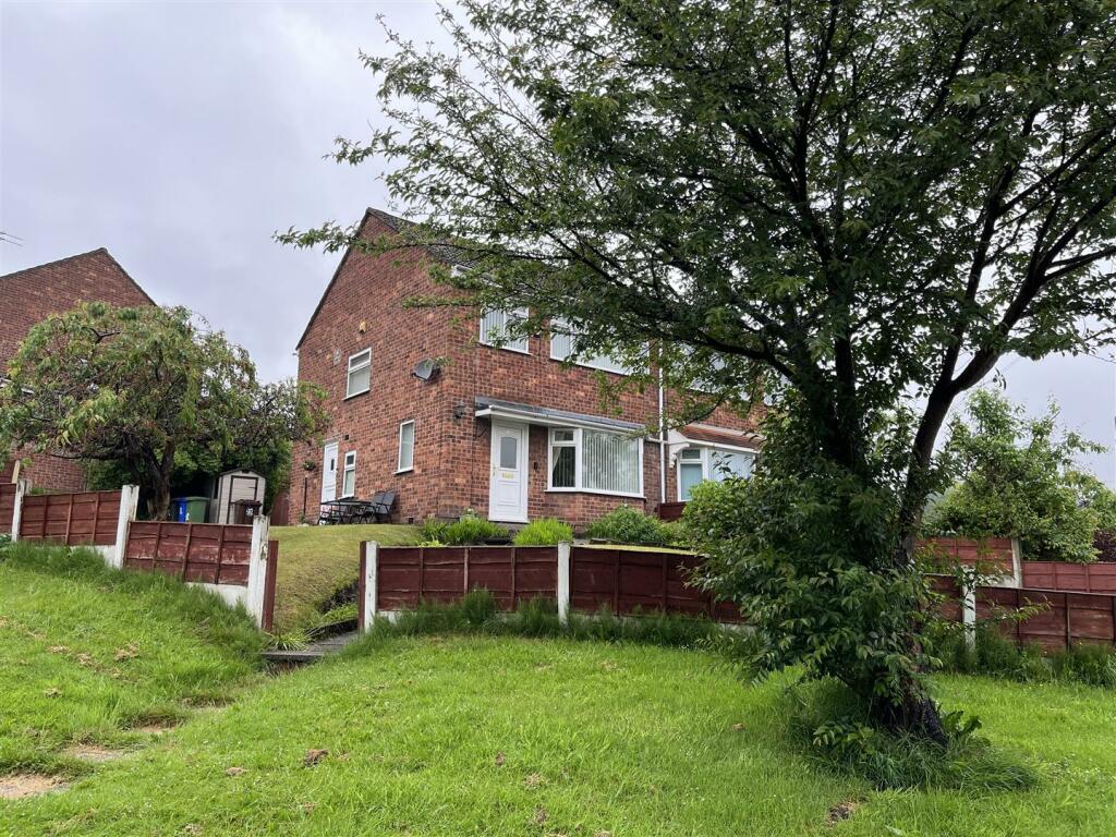 3 bedroom semidetached house for sale in Sandy Lane, Dukinfield, SK16