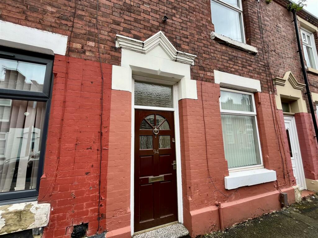 2 bedroom terraced house for sale in Minto Street, AshtonUnderLyne, OL7