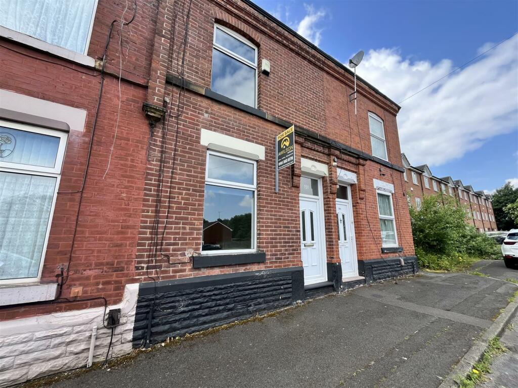 3 bedroom terraced house for sale in Birch Street, AshtonUnderLyne, OL7