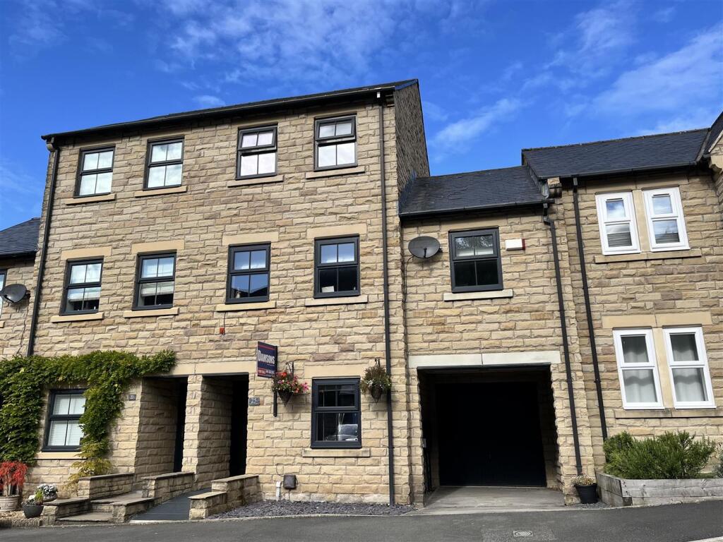 Main image of property: Calico Crescent, Carrbrook