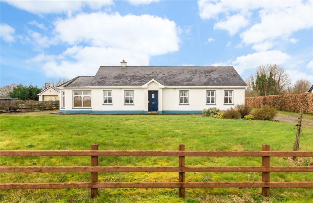 3 bedroom detached bungalow for sale in Ballinlough, Co. Ireland