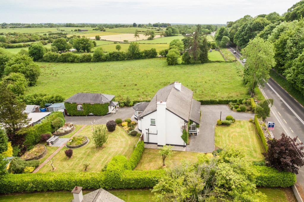 6 bedroom detached house for sale in Carrowroe, Co