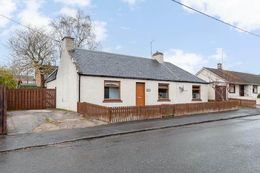3 bedroom detached house for sale in Station Road, Springfield, Cupar
