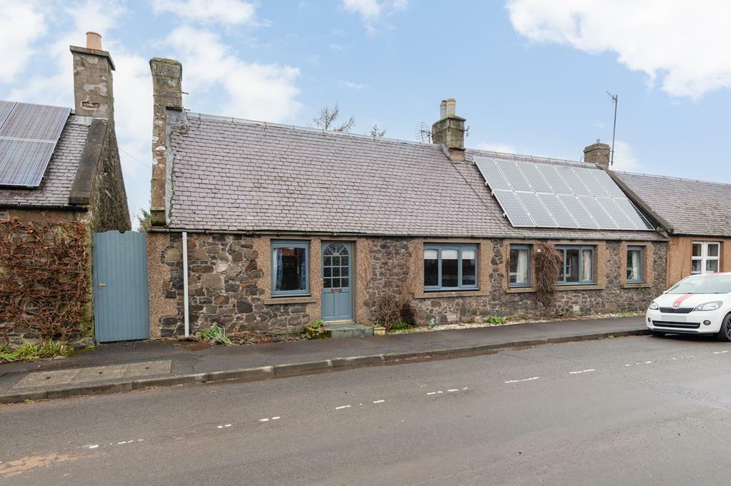 3 bedroom end of terrace house for sale in Ladybank Road, Dunshalt