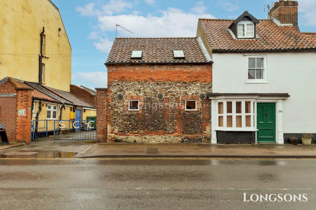 3 bedroom terraced house for sale in London Street, Swaffham, PE37
