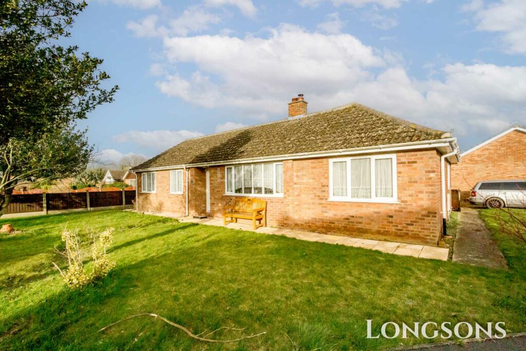 5 bedroom detached bungalow for sale in Mount Close, Swaffham, PE37