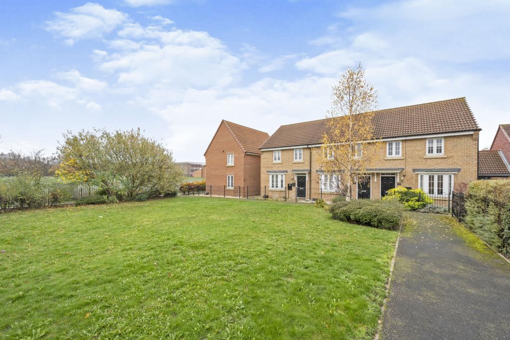 3 bedroom end of terrace house for sale in Derwent Drive, Doncaster, DN4