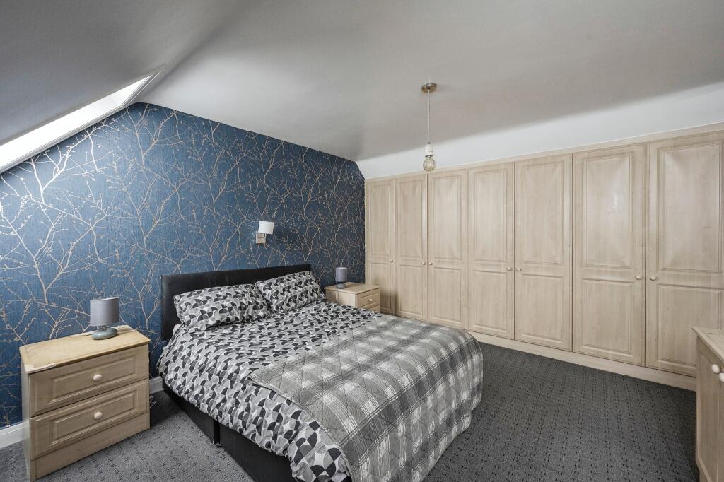 3 bedroom detached house for sale in Bowlease Gardens, Doncaster, South