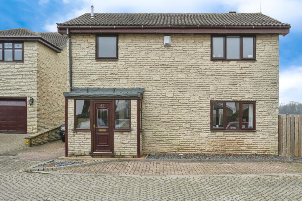 3 bedroom detached house for sale in Crabgate Lane, DONCASTER, South Yorkshire, DN6