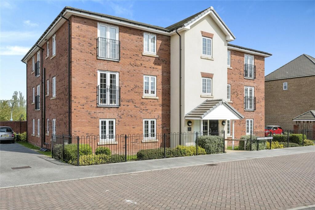 2 bedroom flat for sale in Buttermere Crescent, Doncaster, South ...