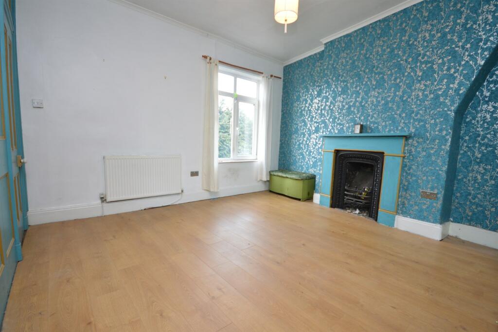4 bedroom terraced house for sale in Green Lane, Heaton Norris