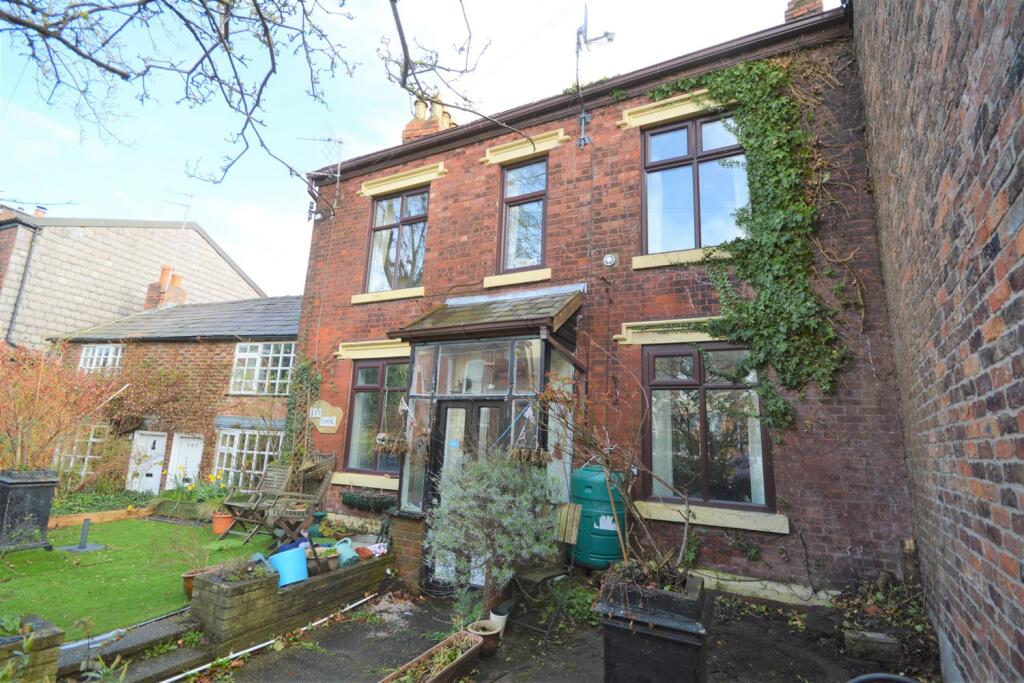 4 bedroom terraced house for sale in Green Lane, Heaton Norris