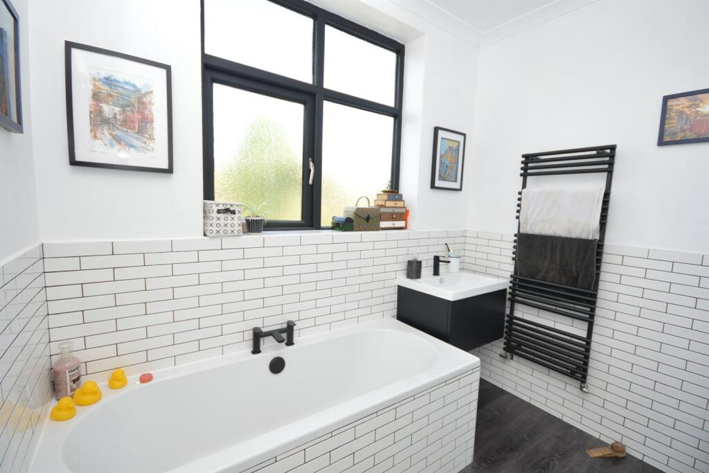 4 bedroom semidetached house for sale in Milwain Drive, Heaton Chapel