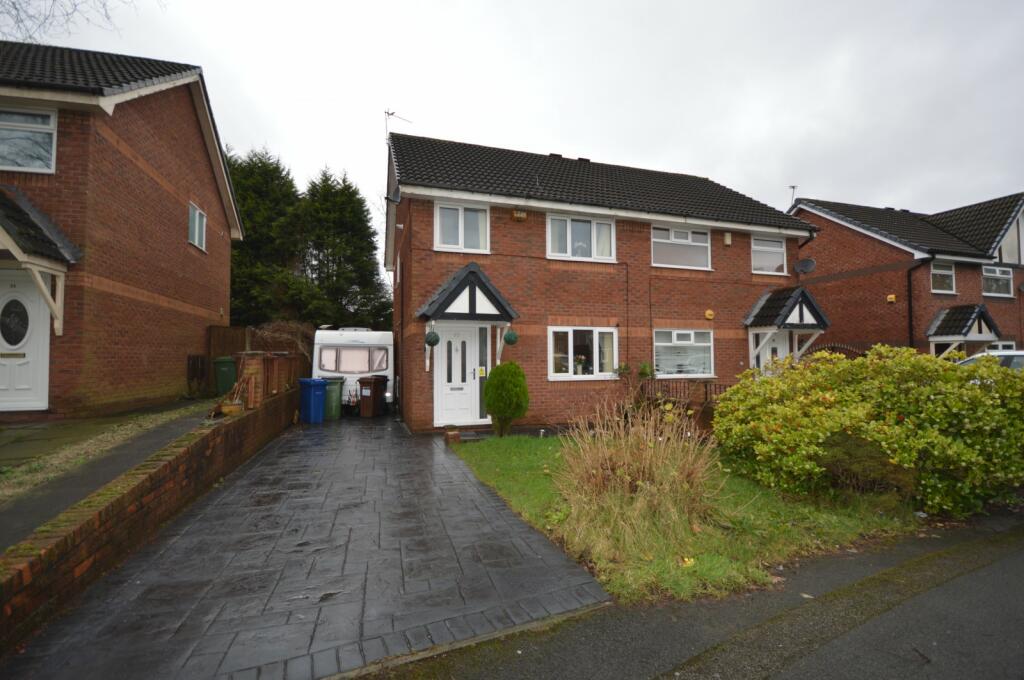 3 bedroom semidetached house for rent in Lower Moat Close, Stockport, SK4