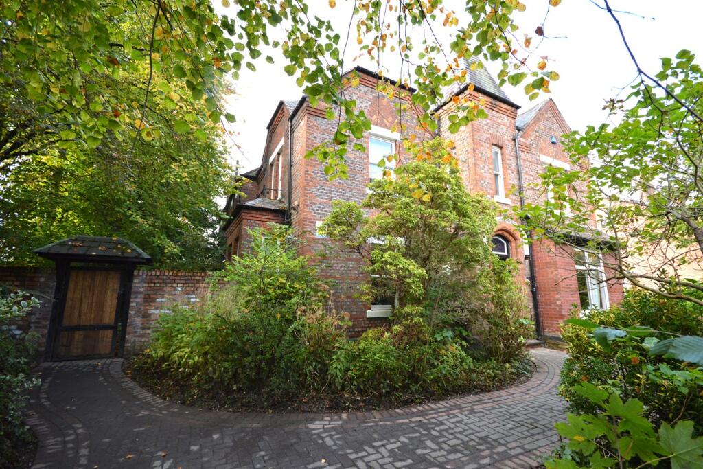 7 bedroom detached house for sale in Peel Moat Road, Heaton Moor