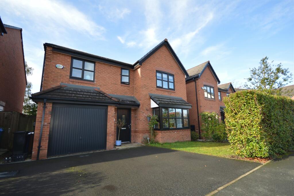 4 bedroom detached house for sale in Harrow Drive, Heaton Moor, SK4