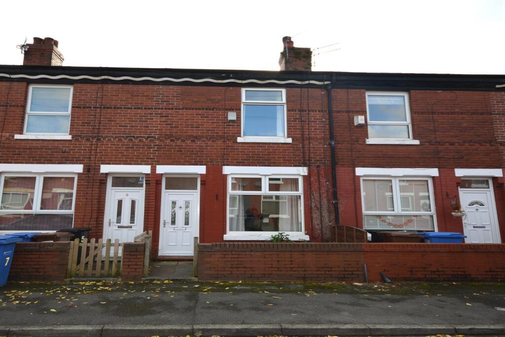2 bedroom terraced house for sale in Springfield Avenue, South Reddish
