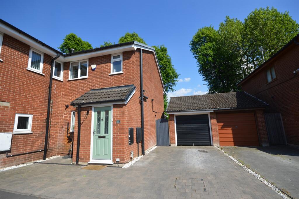 Main image of property: Greenside, Heaton Mersey