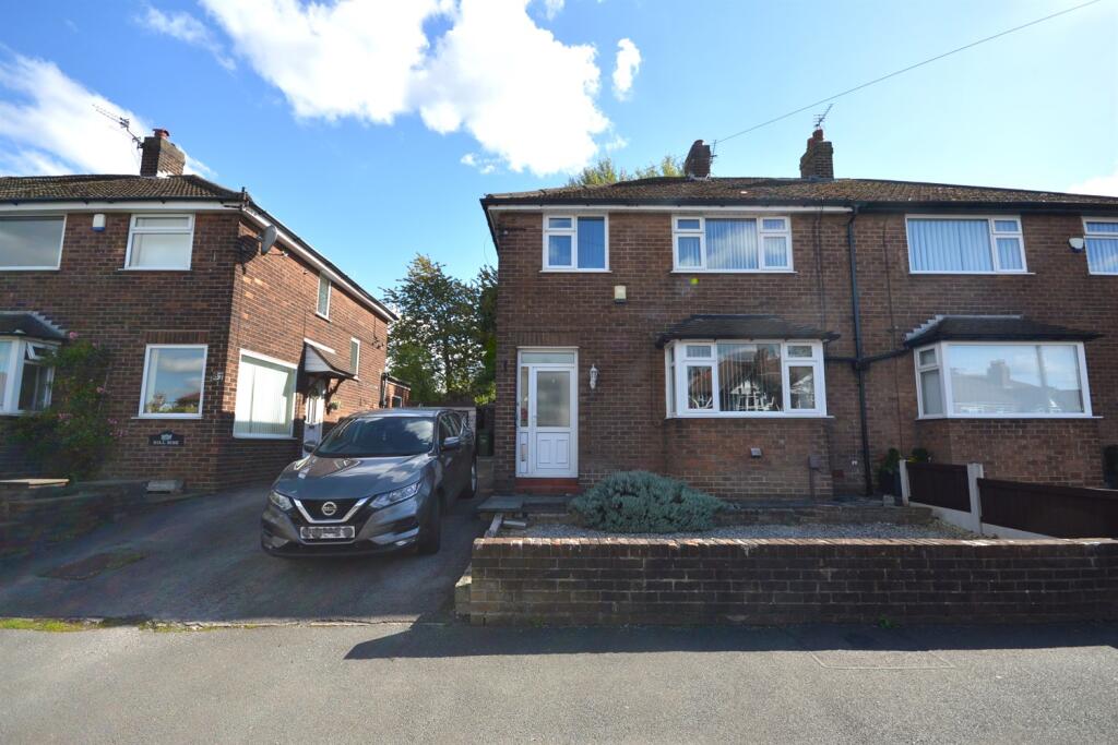 Main image of property: Kingsleigh Road, Heaton Mersey