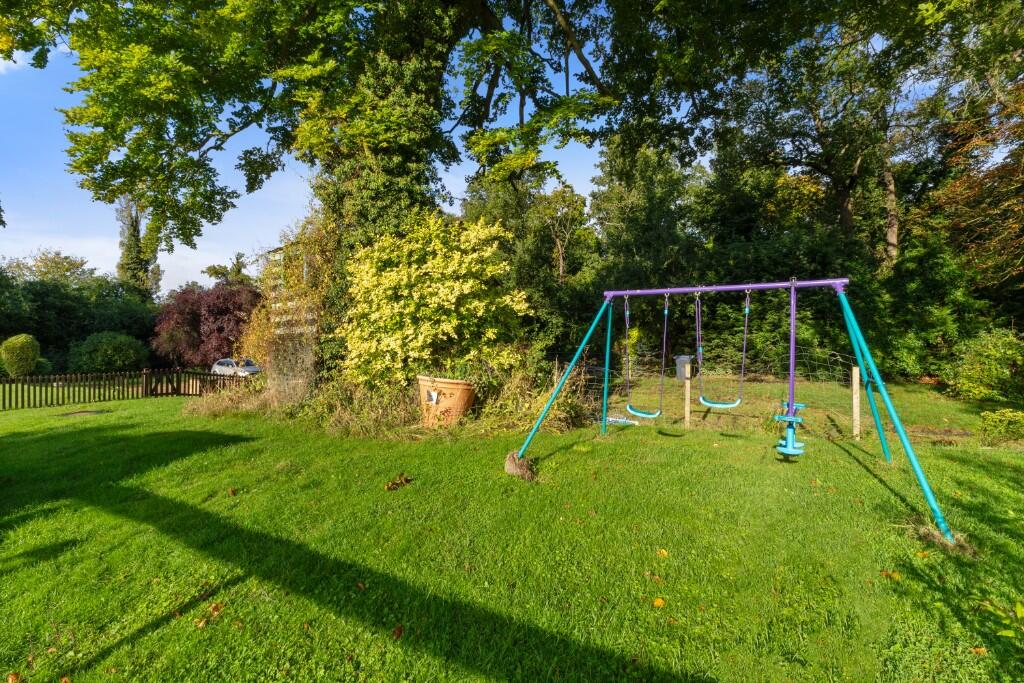 Additional property image - 1 Grange Cottages, High Wych Road, Sawbridgeworth, Hertfordshire, CM21