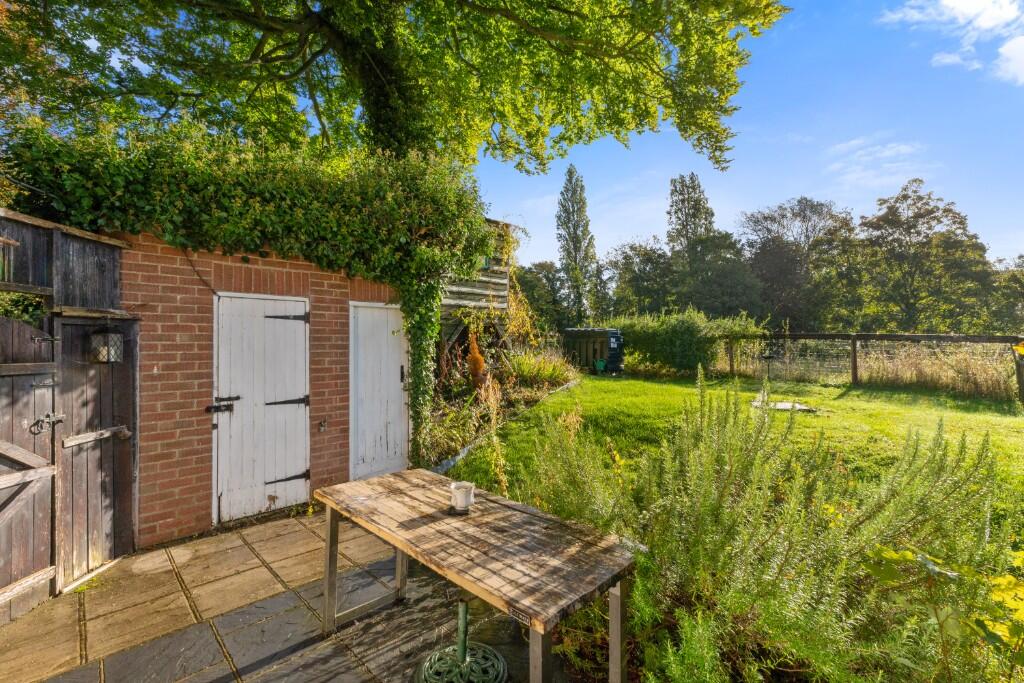 Additional property image - 1 Grange Cottages, High Wych Road, Sawbridgeworth, Hertfordshire, CM21