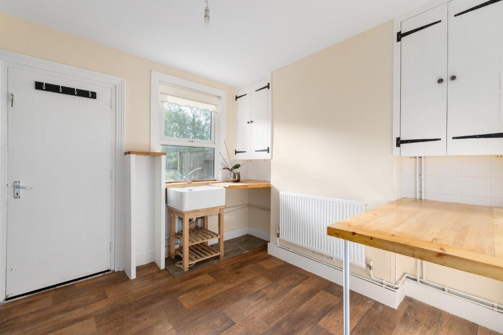 Additional property image - 1 Grange Cottages, High Wych Road, Sawbridgeworth, Hertfordshire, CM21