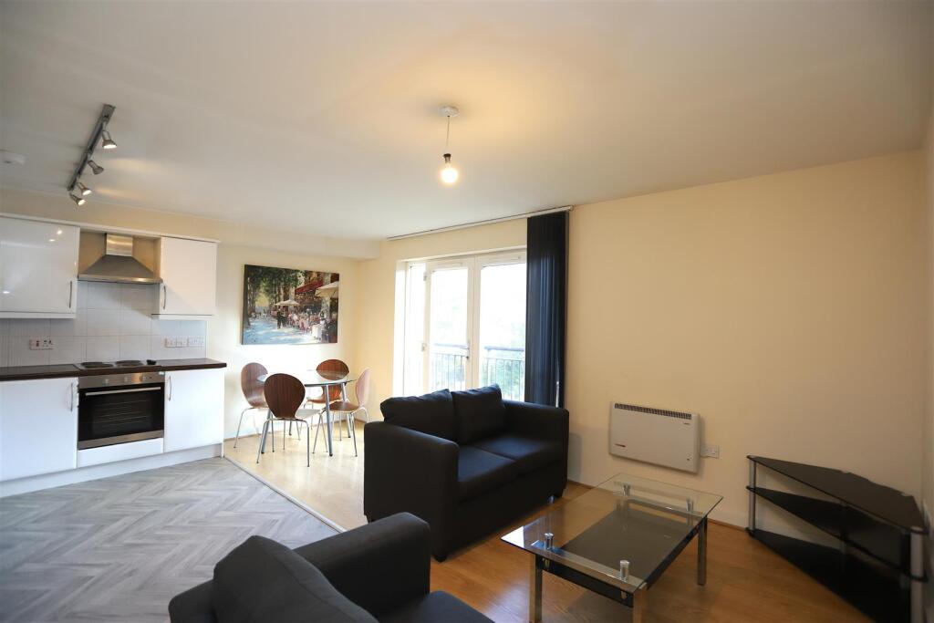 Main image of property: Central Court, Melville Street