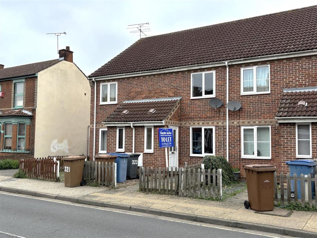 Main image of property: Spring Road, Ipswich