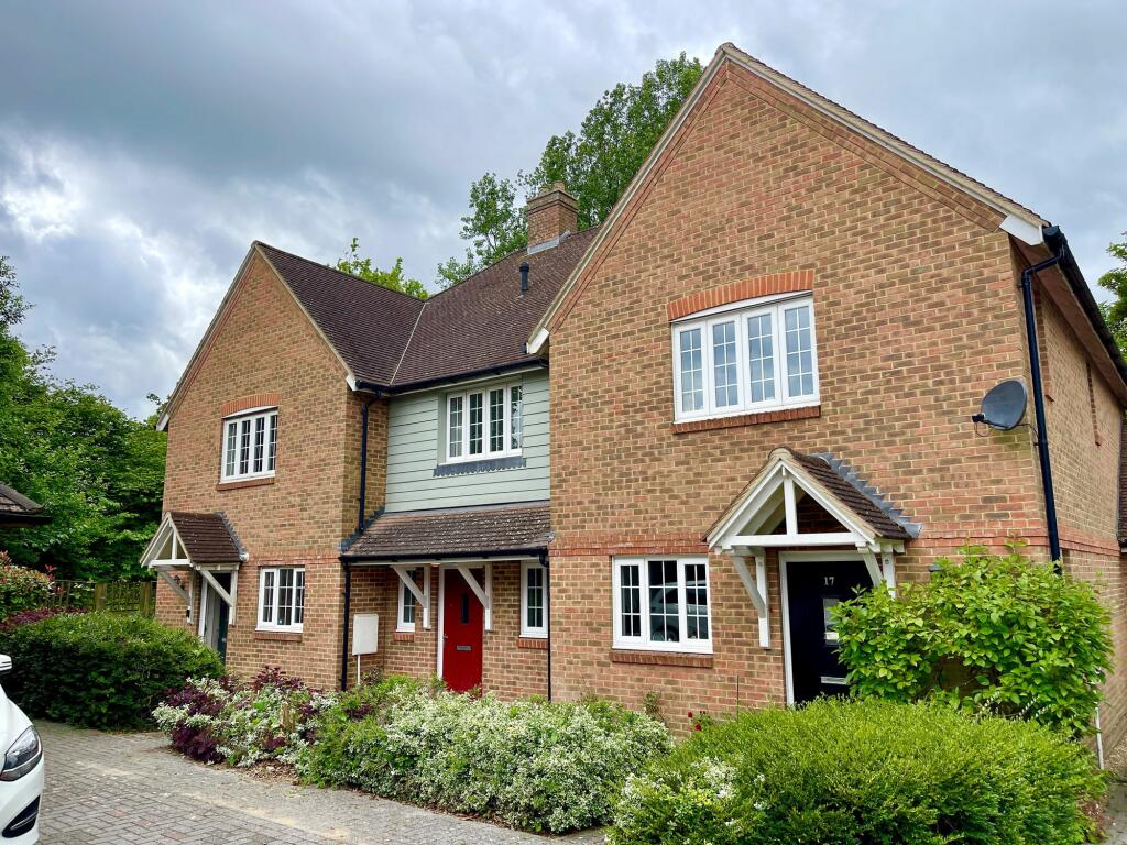 2 bedroom terraced house for rent in Lancaster Drive, Hawkinge, CT18