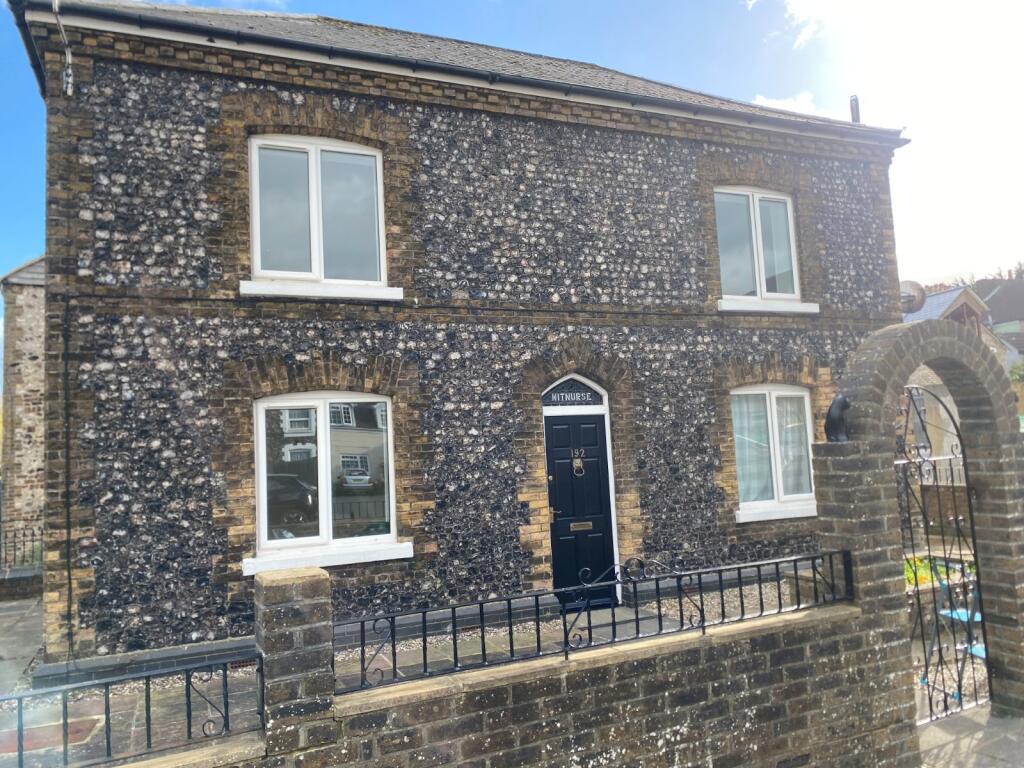 Main image of property: London Road, Dover, Kent, CT17