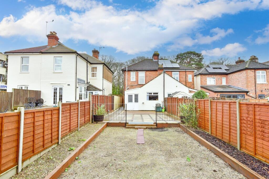 Main image of property: London Road, Horndean, Waterlooville, Hampshire
