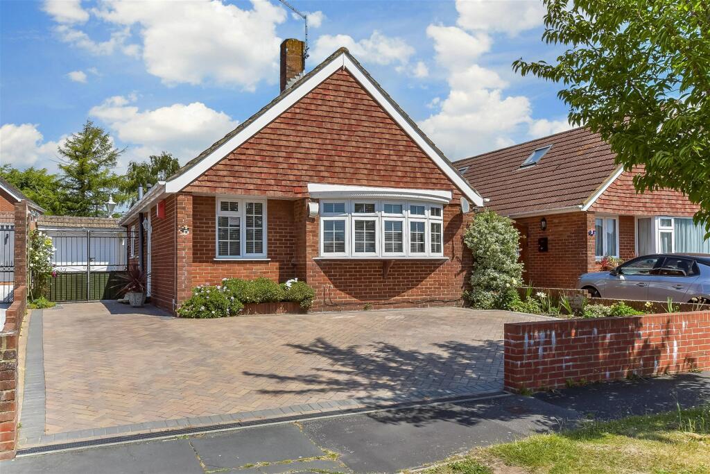 Main image of property: Morelands Road, Waterlooville, Hampshire